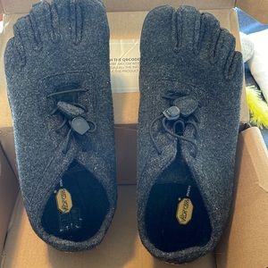 Vibram five fingers shoes in wool.
